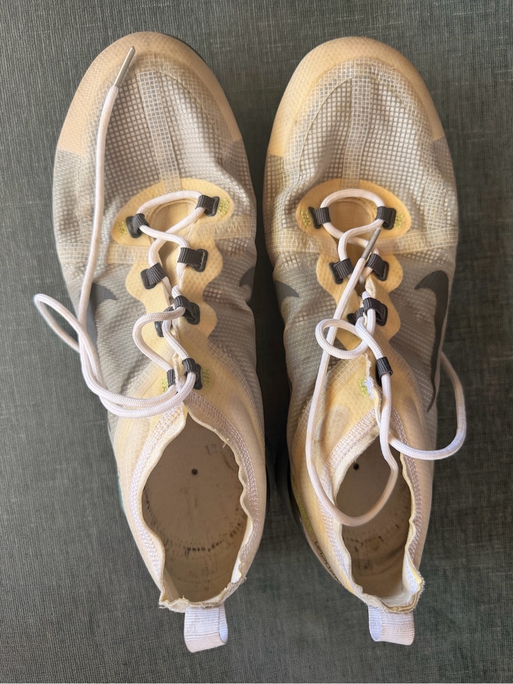 Nike Women's Yellow and White Slip-On Lace Sneakers